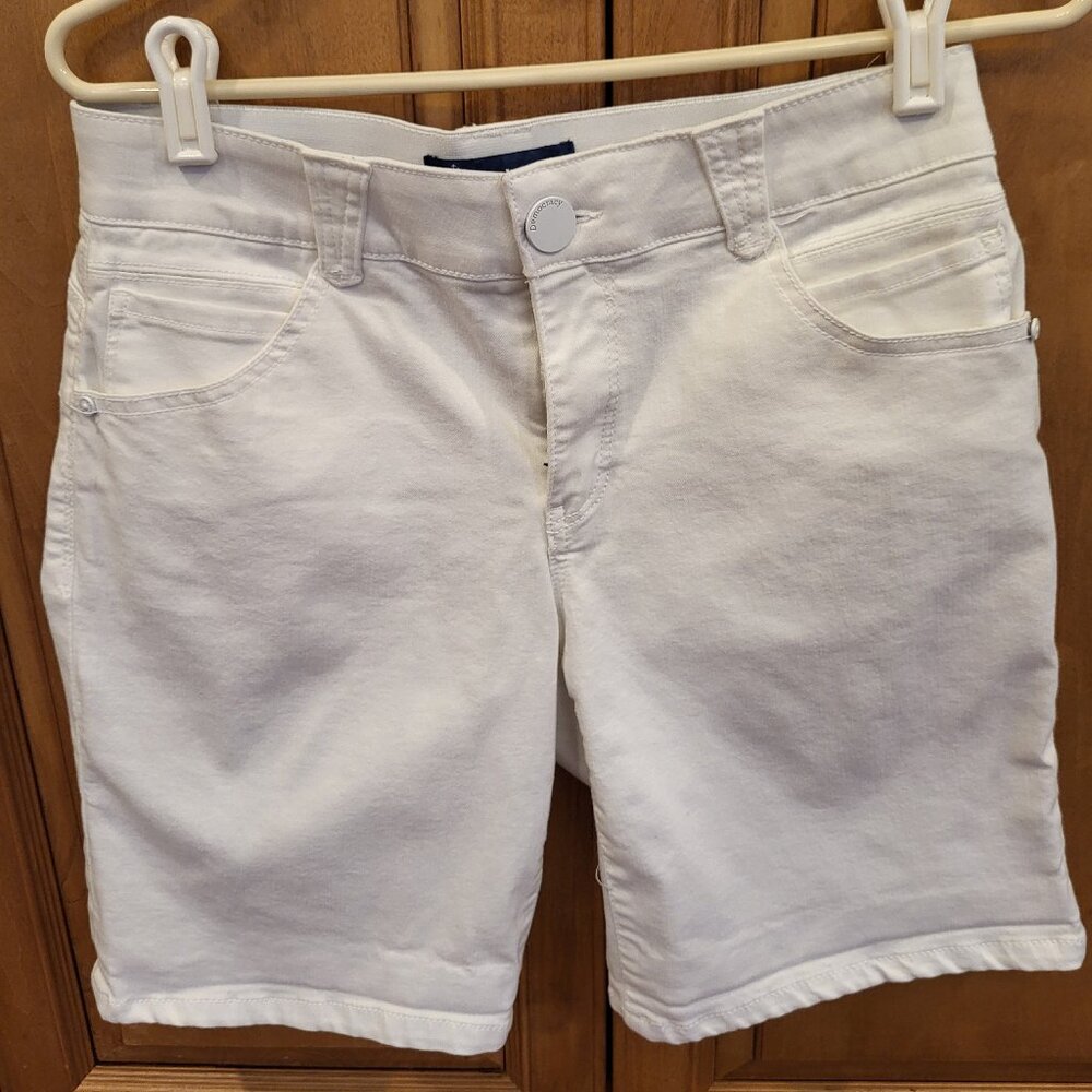 Democracy ABsolution white shorts